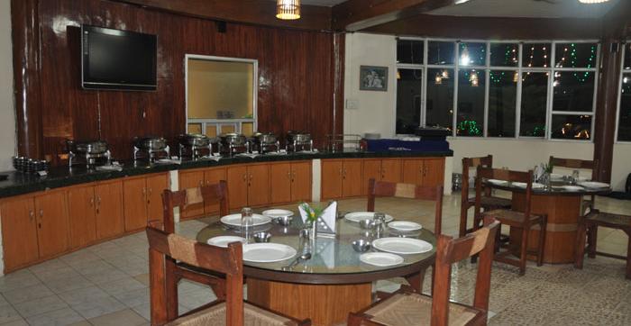 Kanwhizz HUM TUM Resort